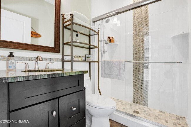 Building Photo - 206 N Lagoon Rd