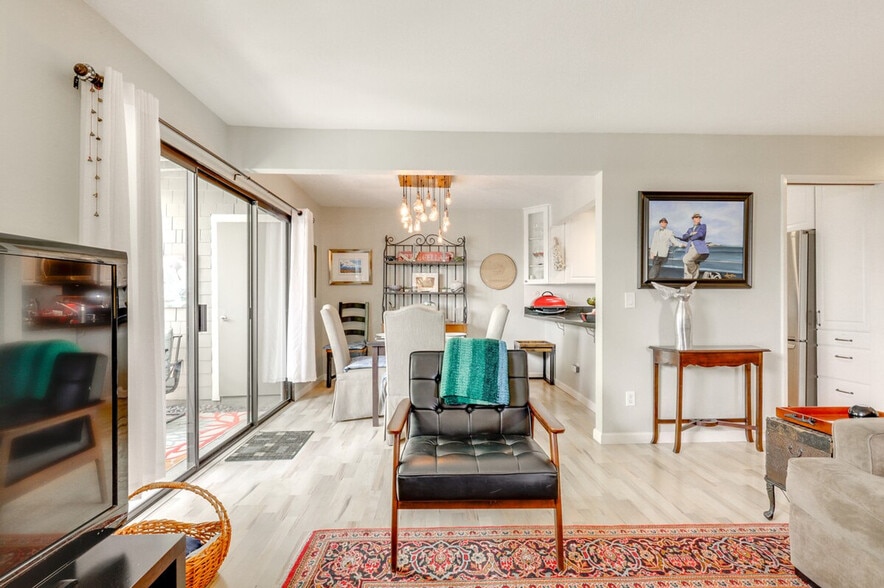 Building Photo - 440 Bernice Ln