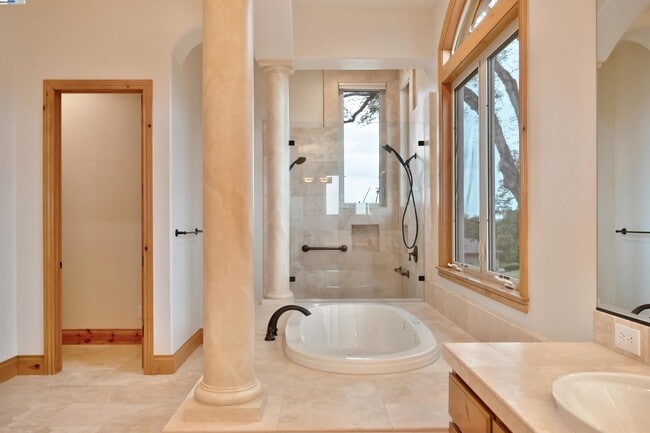 Building Photo - 12859 Austin Forest Cir