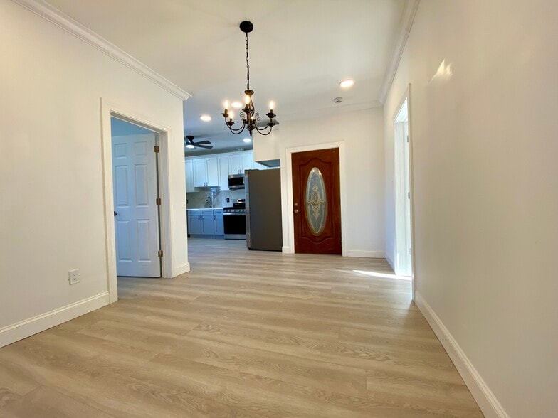 Building Photo - 55 Spring St