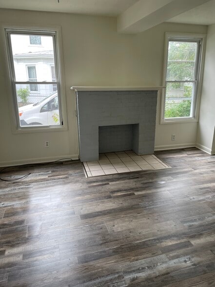 Building Photo - 43 Chapin St