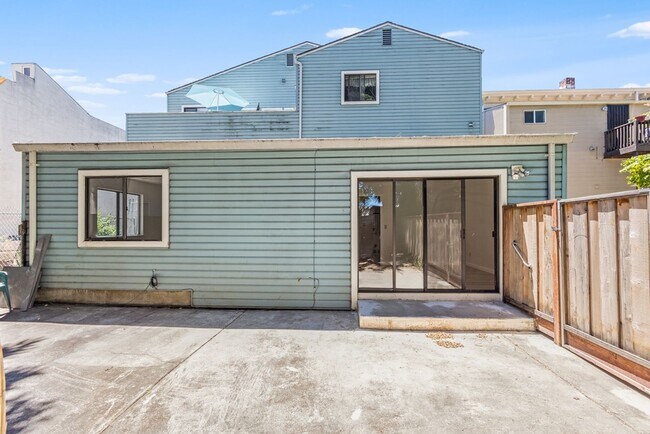 Building Photo - 1211 Lincoln Ave