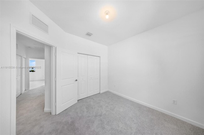 Building Photo - 2751 SE 25th Ave