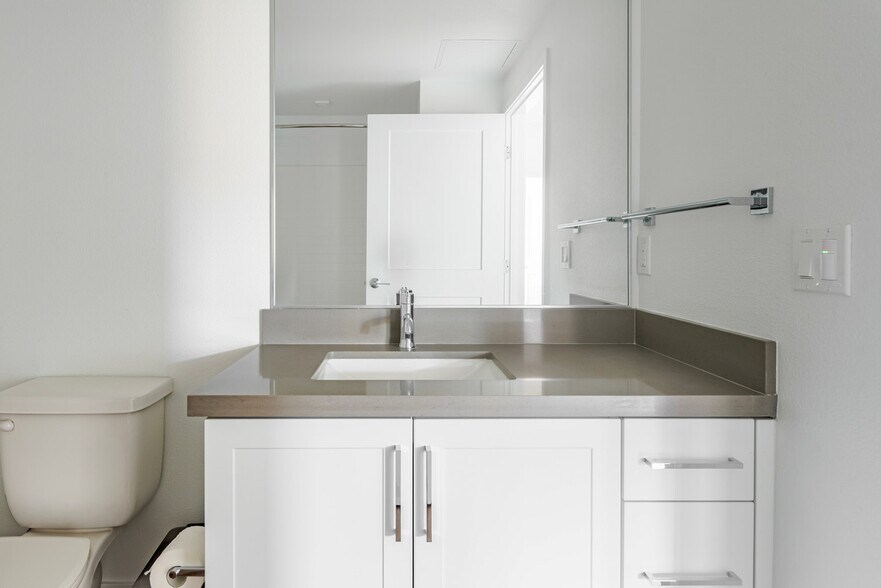 Building Photo - 85 Cleaveland Rd