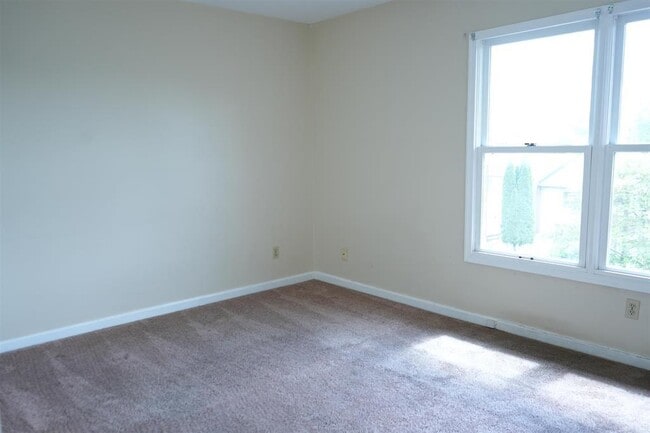 Building Photo - 832 Vine St