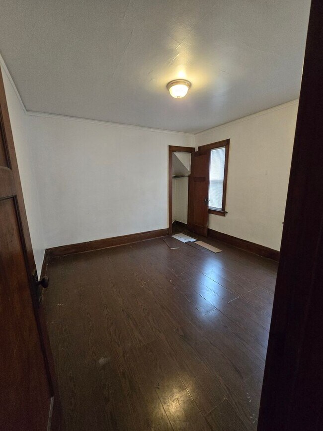 Building Photo - 3600 N Port Washington Rd