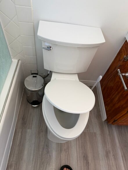 Building Photo - 12621 Victoria Ave