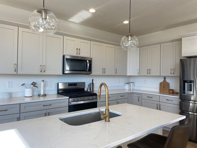 Building Photo - 1307 W Quailhill Rd