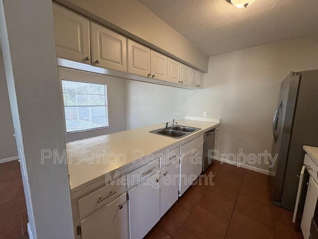 Building Photo - 4009 Forecast Dr