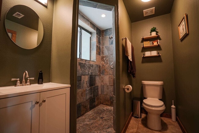 Building Photo - 371 Cloud Top