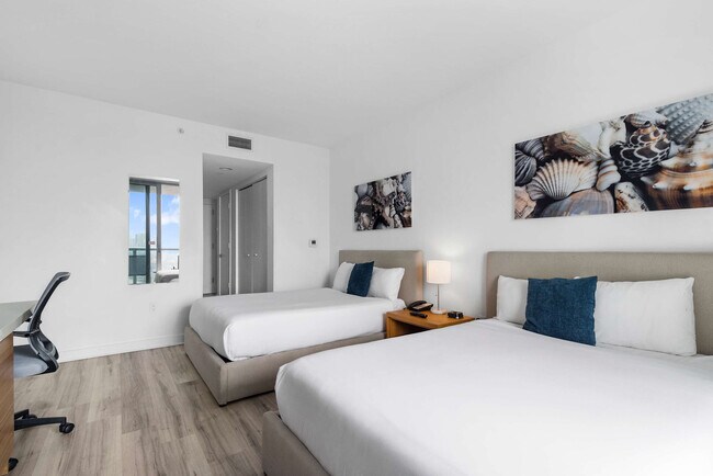 Building Photo - 2602 Hallandale Beach Blvd