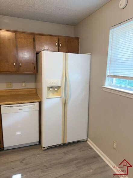 Building Photo - 181 East Ave