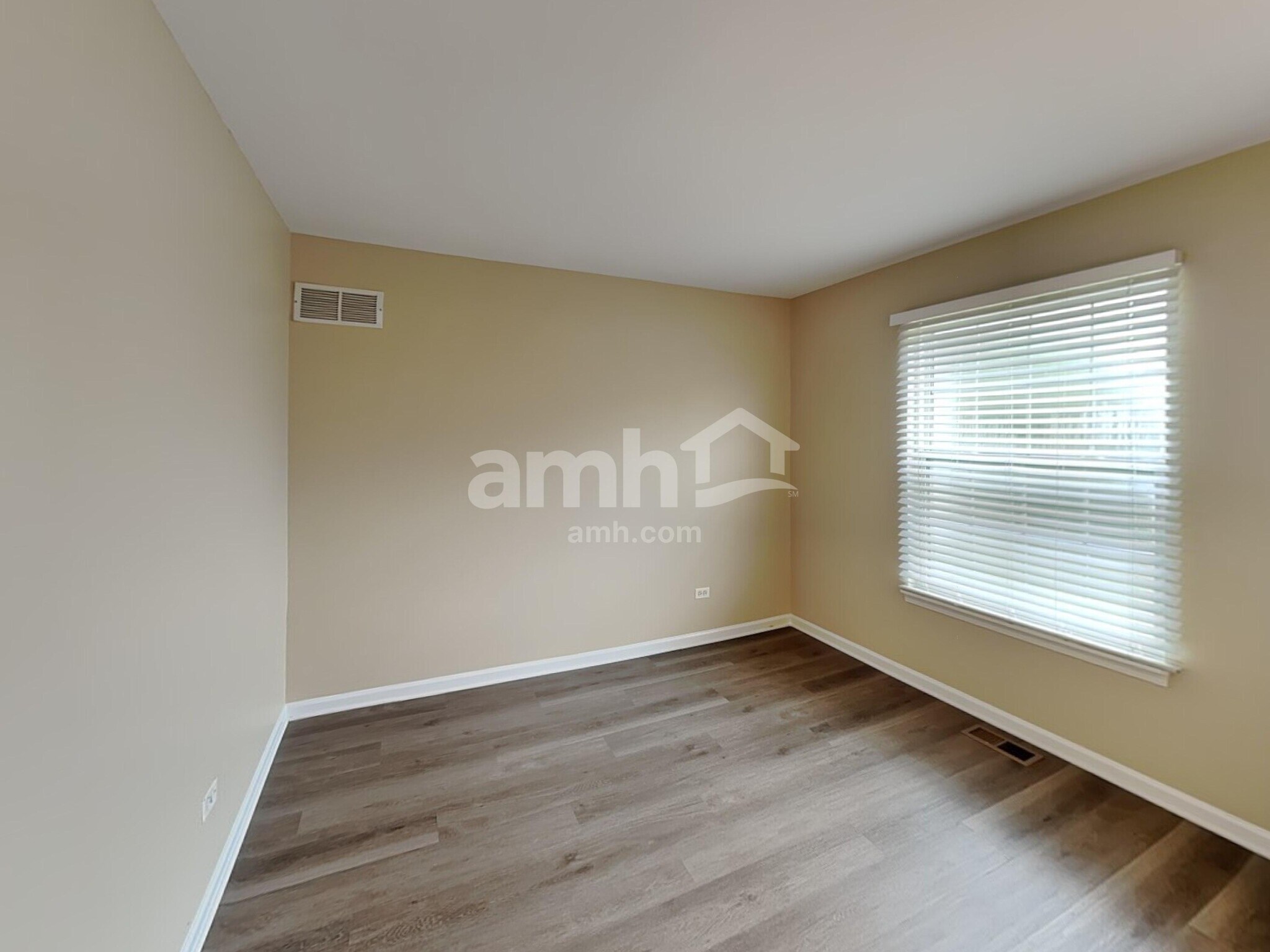 Building Photo - 1844 Courtwright Dr