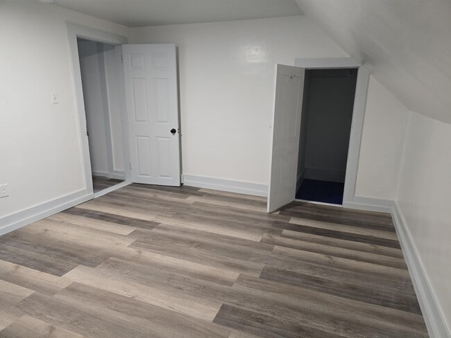 Building Photo - 220 Main St