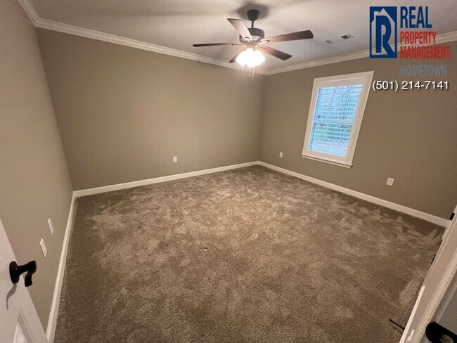 Building Photo - 527 Reuben Dr