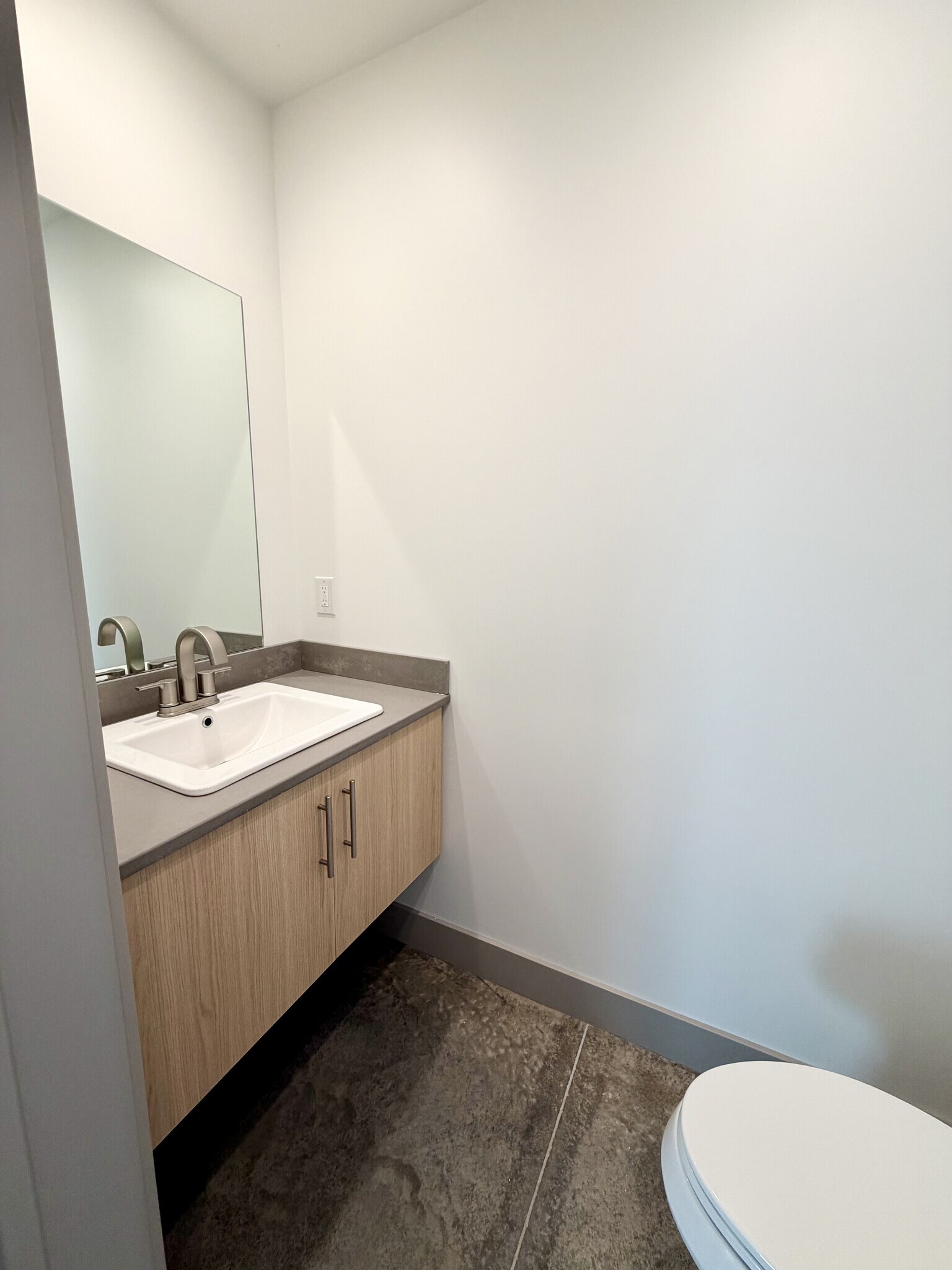 Ground Floor Powder Bath - 806 S Jefferson St