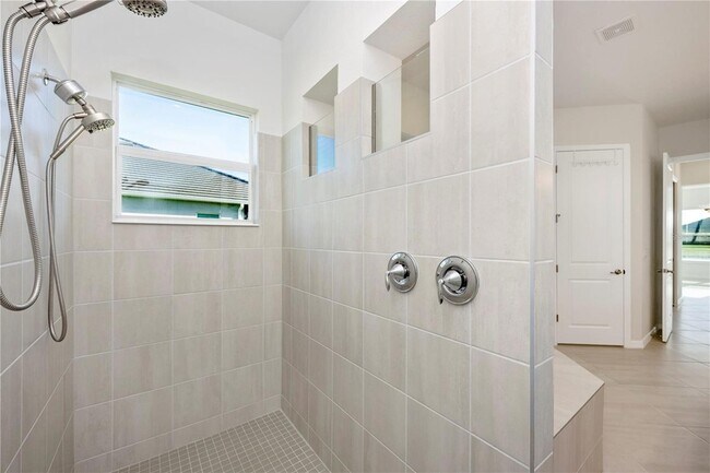 Building Photo - 12655 Wellen Golf St