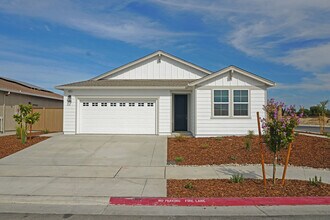 Building Photo - brand-new, never-before-lived-in 3-bedroom, 2-bathroom home with solar!