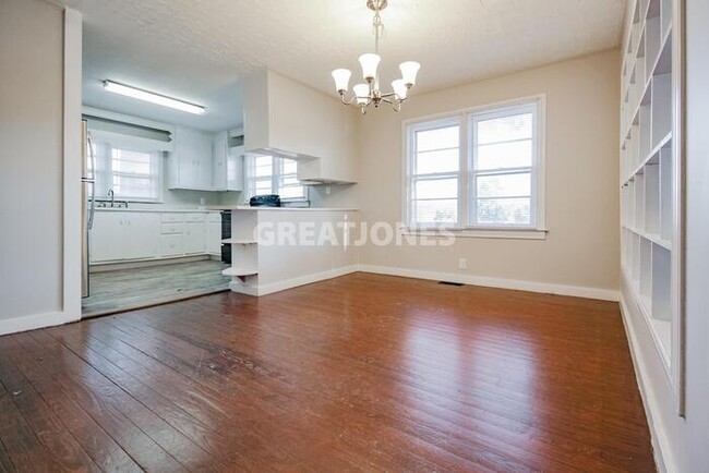 Building Photo - 315 Lee Vaughn Rd