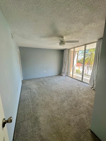 Building Photo - 3930 S Roosevelt Blvd