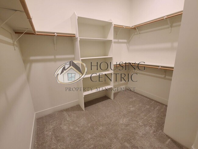 Building Photo - 8067 Grant Dr