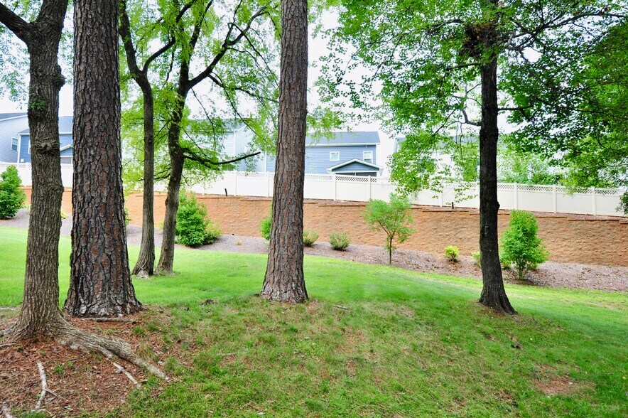 Building Photo - 962 Saint Catherines Dr