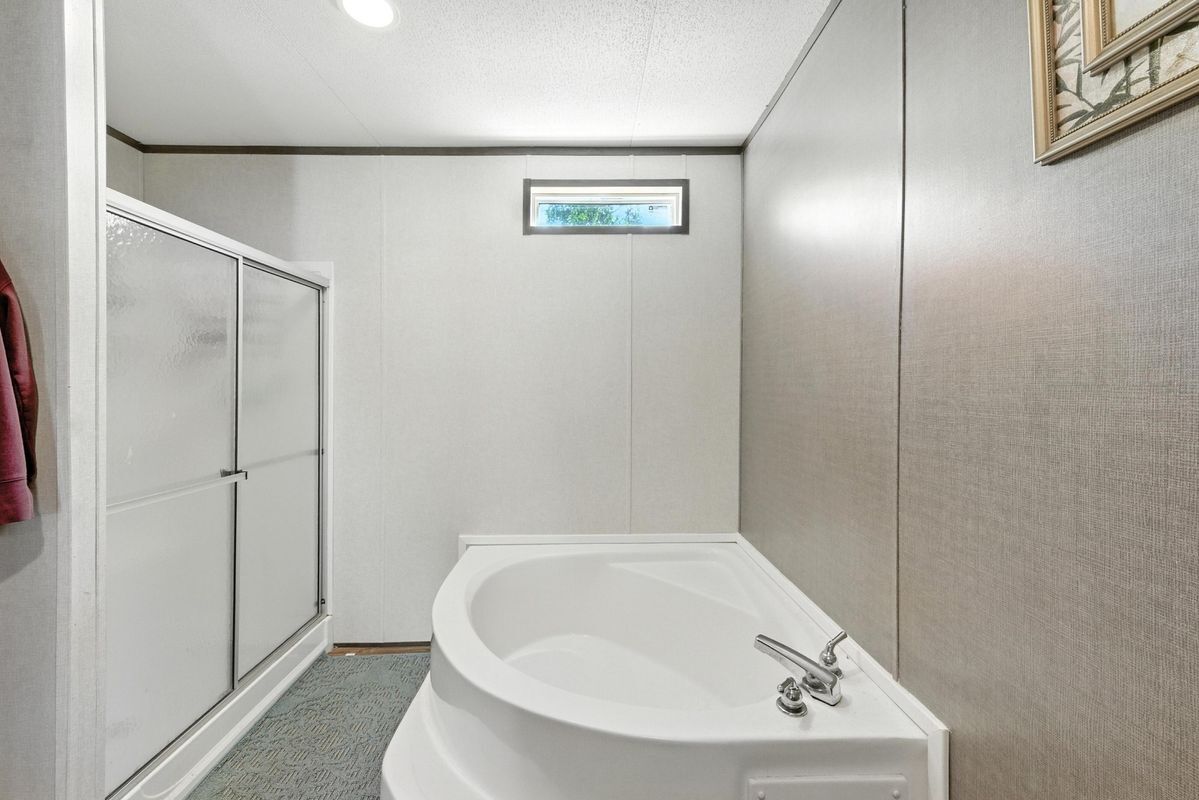 Building Photo - 102 Pink Dahlia Dr