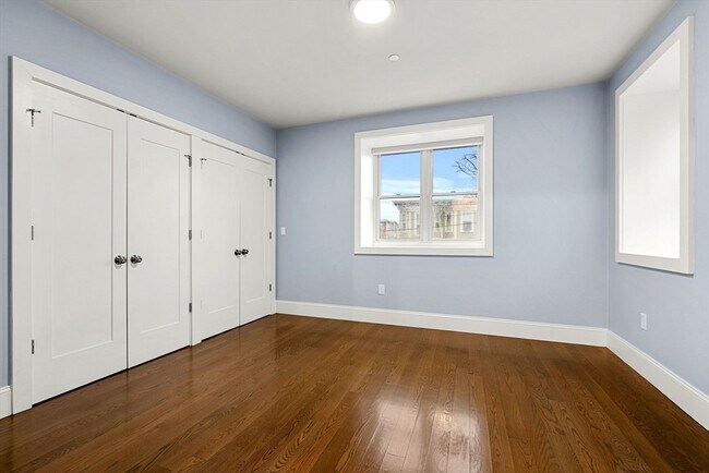 Building Photo - 34 Dix St