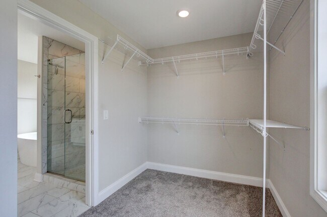 Building Photo - 230 Cotoneaster Ln