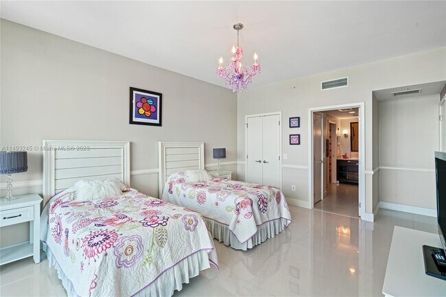 Building Photo - 6899 Collins Ave