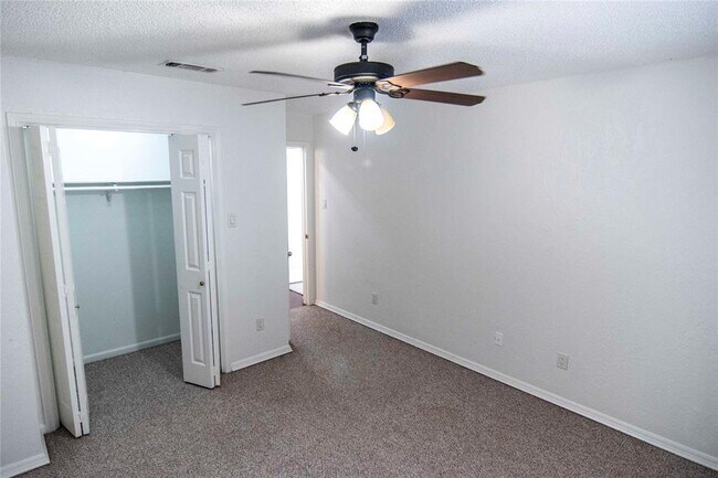 Building Photo - 12705 Hunters Chase Dr