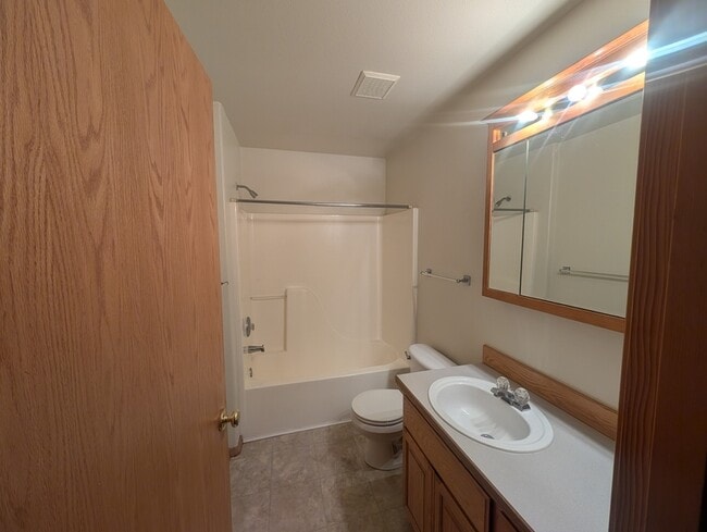 Building Photo - 118 Geneva Ct