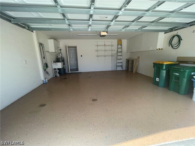 Building Photo - 5708 Greenwood Cir