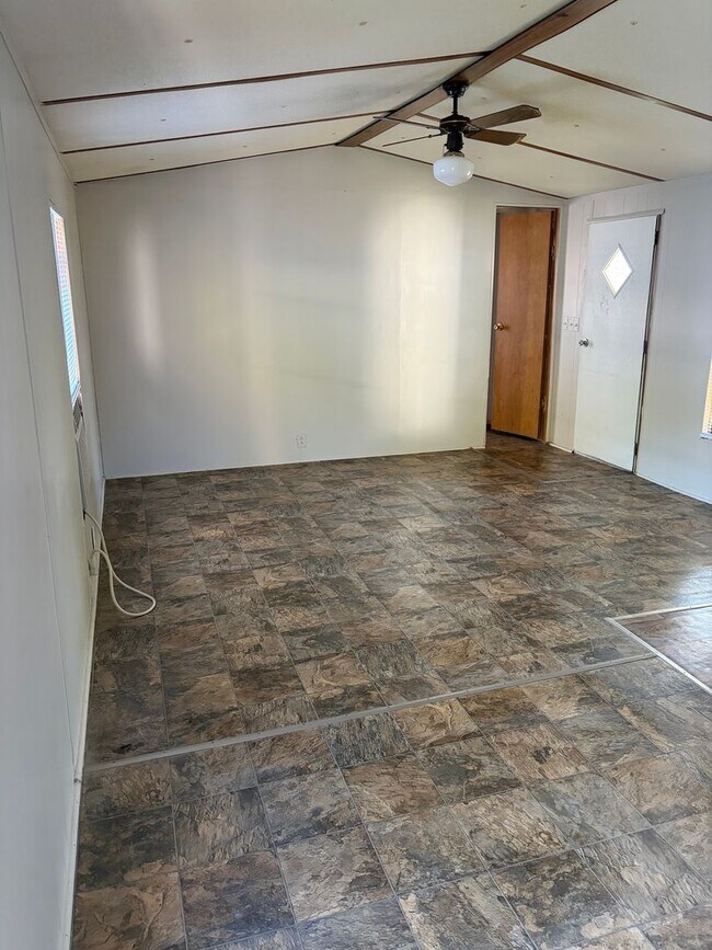 Building Photo - Francis- 707 MH