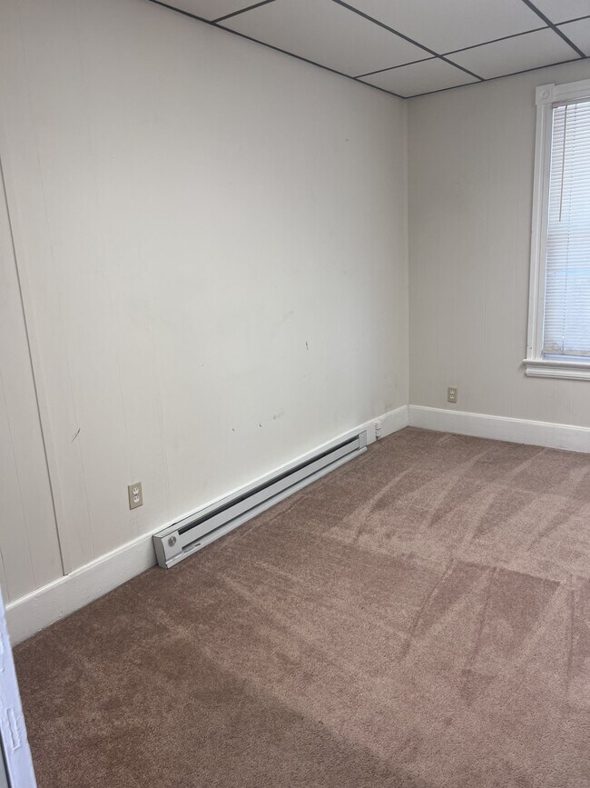 Building Photo - 628 E Lincoln Hwy