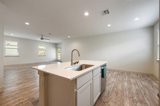 Building Photo - 253 Deserti Rd