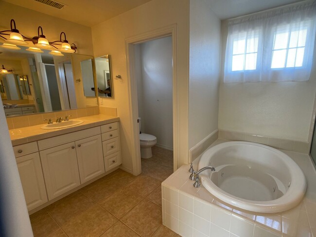 Building Photo - Oxnard 4 Bedroom 3 Full Bathroom 2-Story Home