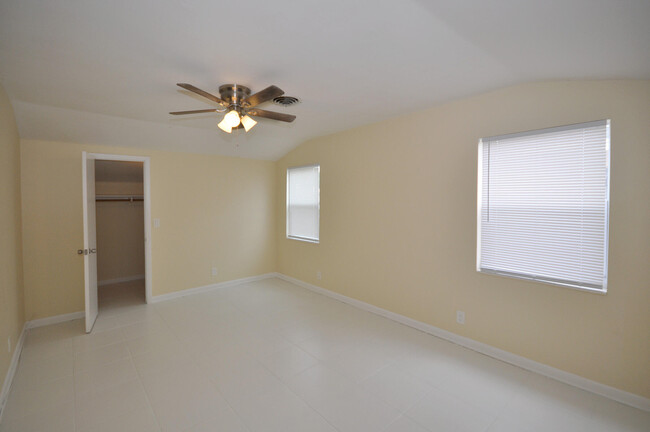 Building Photo - 1531 43rd St
