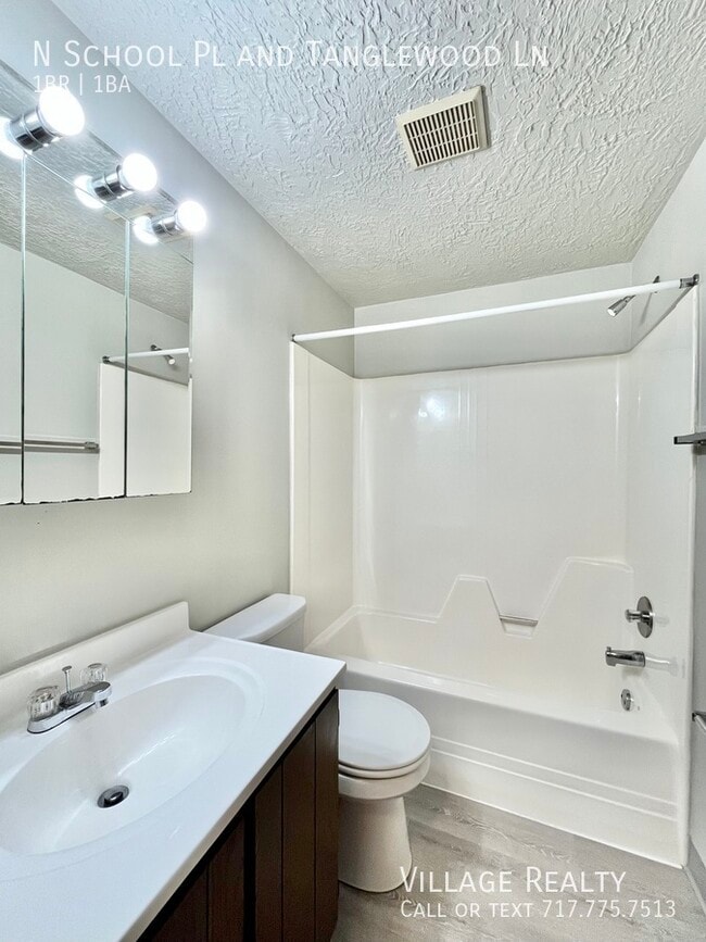 Building Photo - 335 N School Pl