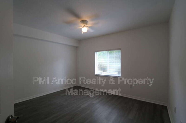 Building Photo - 9519 Newdale Way