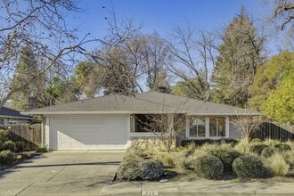 Building Photo - 312 N Alamo Dr