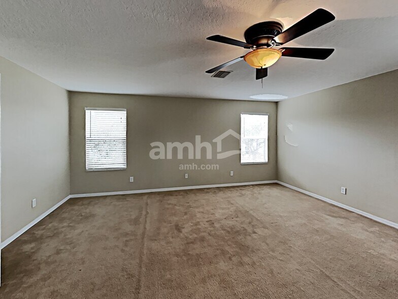 Building Photo - 11114 Golden Silence Dr