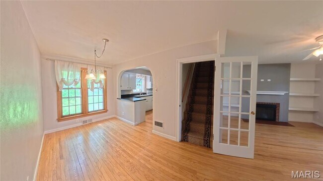 Building Photo - 207 Marilyn Dr