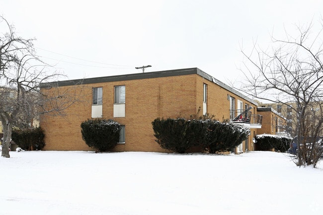 Building Photo - Valley Point Apartments