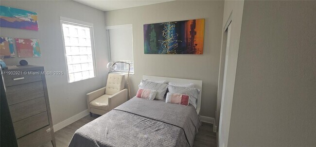 Building Photo - 1002 Sevilla Cir