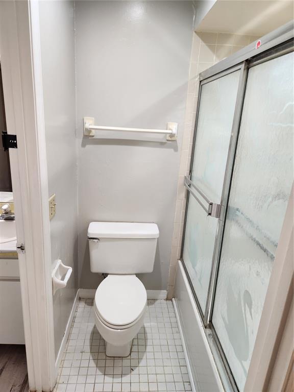 Building Photo - 906 Robinhood Ct