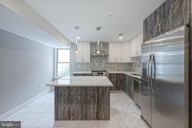 Building Photo - 758 N Uber St