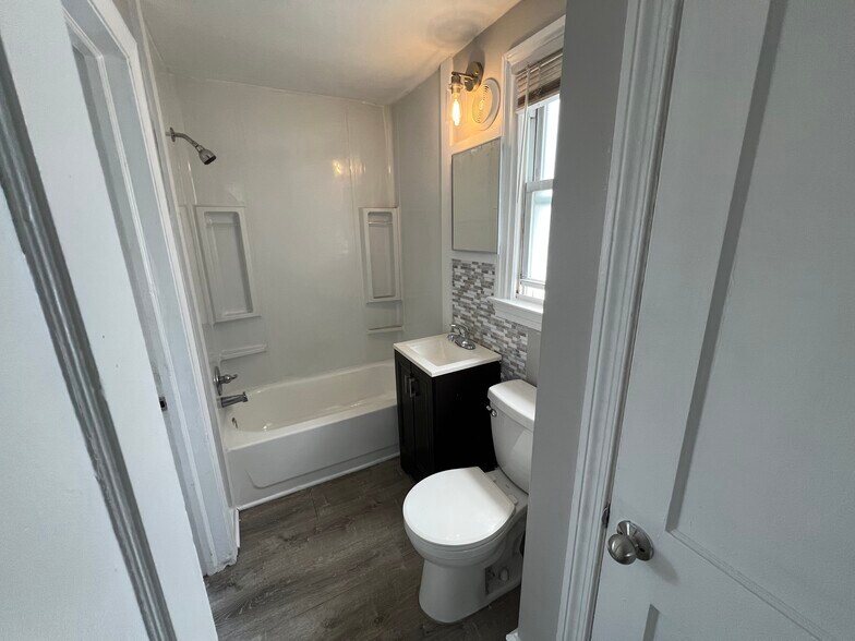 Building Photo - 420 Cinnaminson Ave