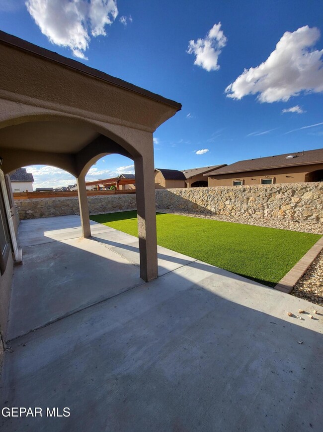 Building Photo - 14681 Spanish Point Dr
