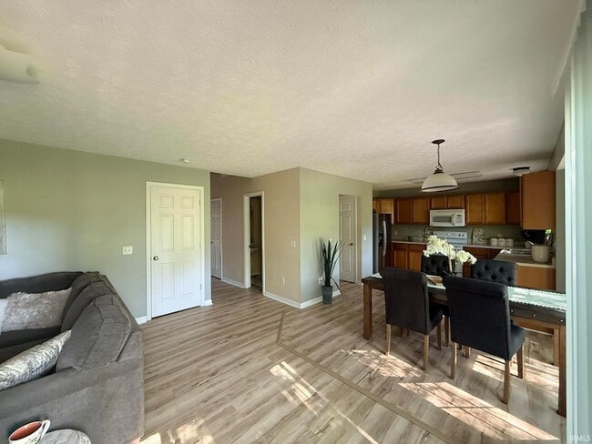 Building Photo - 4816 N Ashcroft Ln